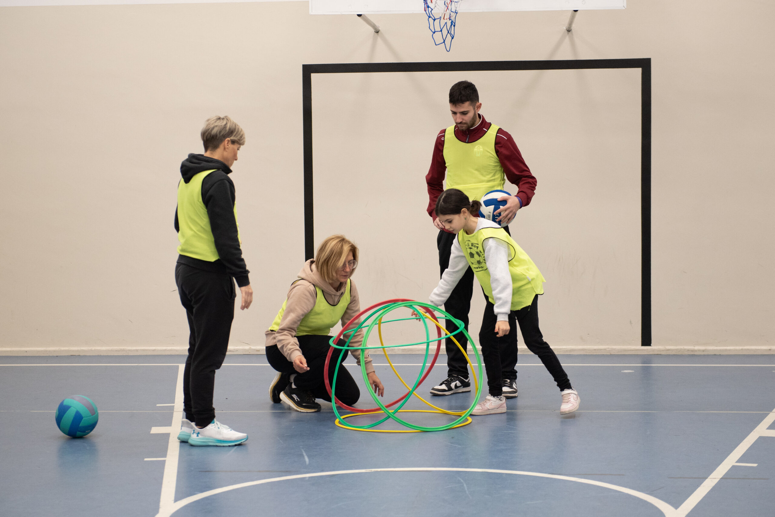 Lezione di educazione fisica in palestra